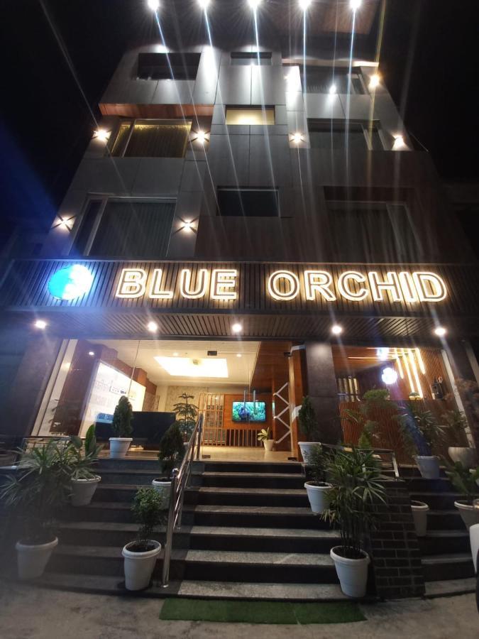 Townhouse 1255 Hotel Blue Orchid Zirakpur Exterior photo